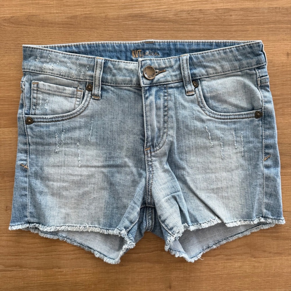 KUT from the Kloth Women Light Wash Distressed Raw Hem Denim Shorts Size 0